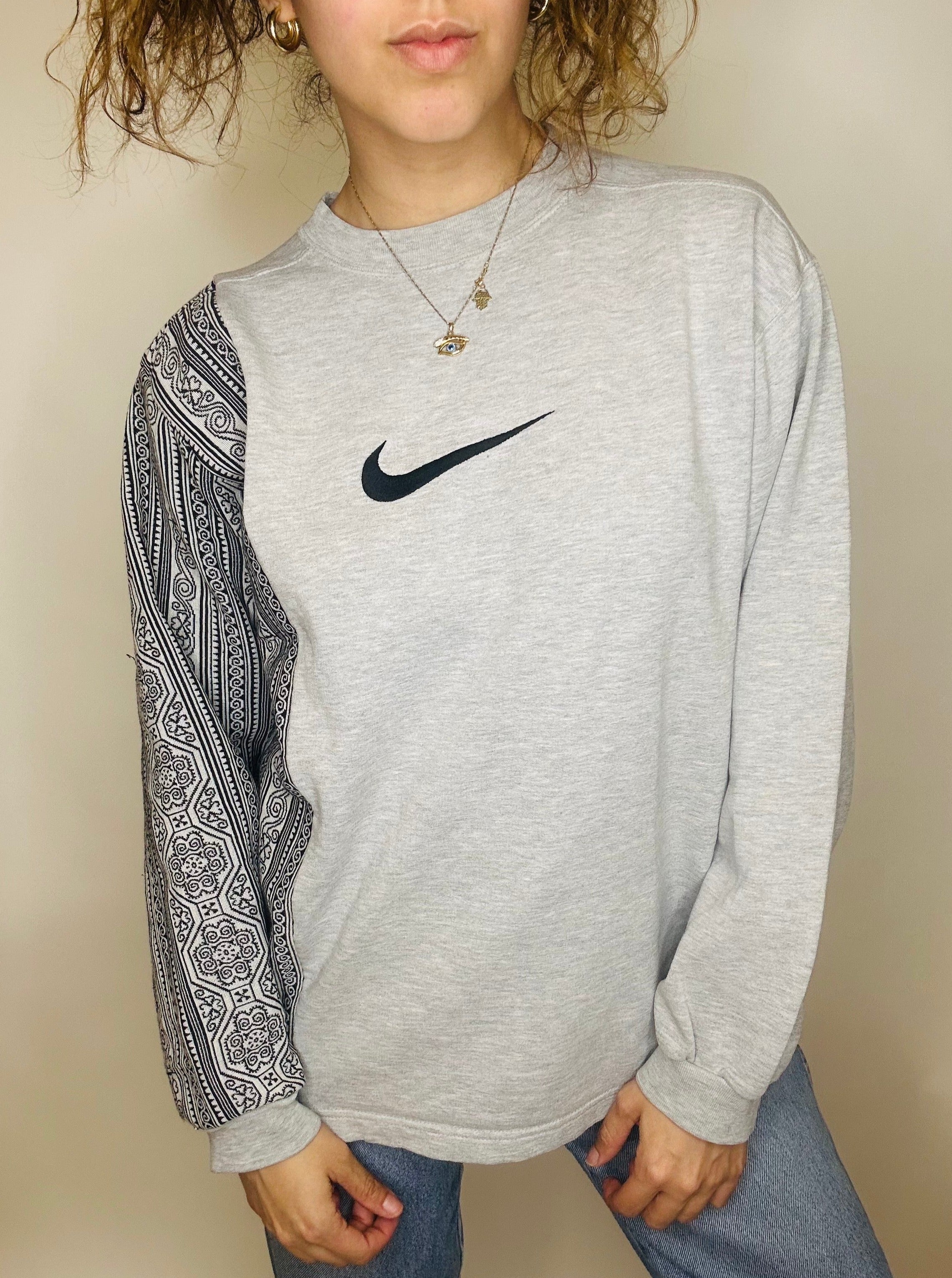 lustre ilt kimplante Reworked Nike Sweater - From The Soul